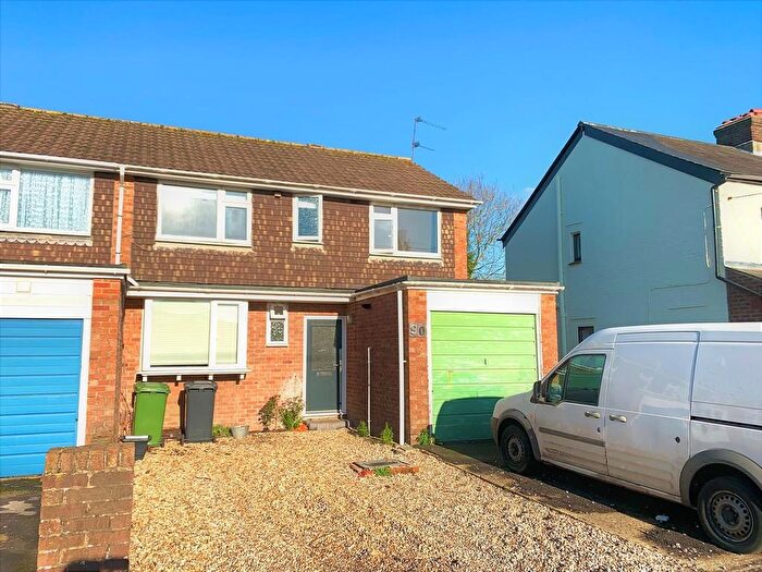 4 Bedroom End Of Terrace House To Rent In Rushes Road, Petersfield, Hampshire, GU32