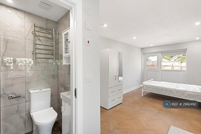 Studio To Rent In Ellingham Road, Chessington, KT9