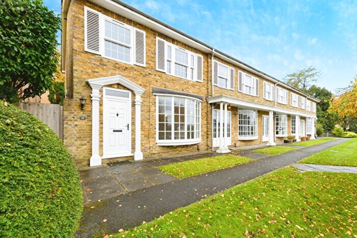 3 Bedroom End Of Terrace House To Rent In Linkfield Street, Redhill, RH1