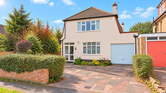 3 Bedroom Detached House For Sale In Pinner, HA5