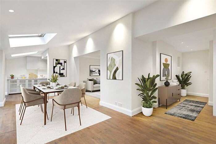 4 Bedroom Maisonette To Rent In St Stephens Avenue, Shepherds Bush, London, W12