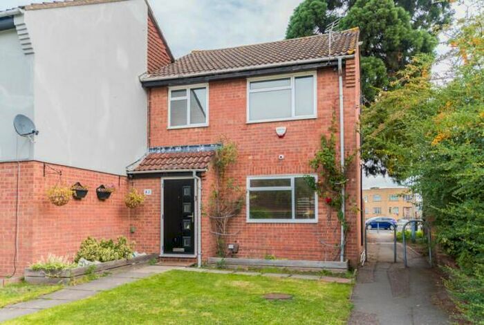 3 Bedroom End Of Terrace House To Rent In Brambles Farm Drive, Uxbridge, Greater London, UB10