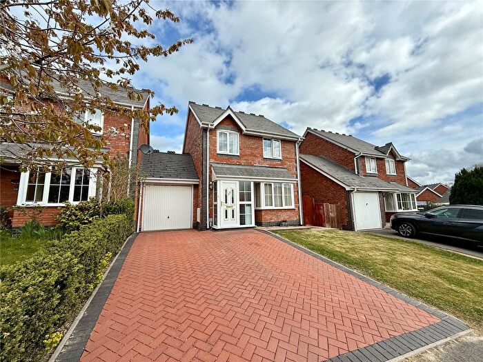 3 Bedroom Link Detached House For Sale In Llwyn Perthi, Arddleen, Llanymynech, Powys, SY22
