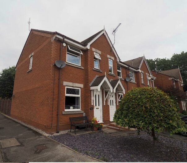 2 Bedroom Semi-Detached House To Rent In Hellyers Court, Hull, HU4