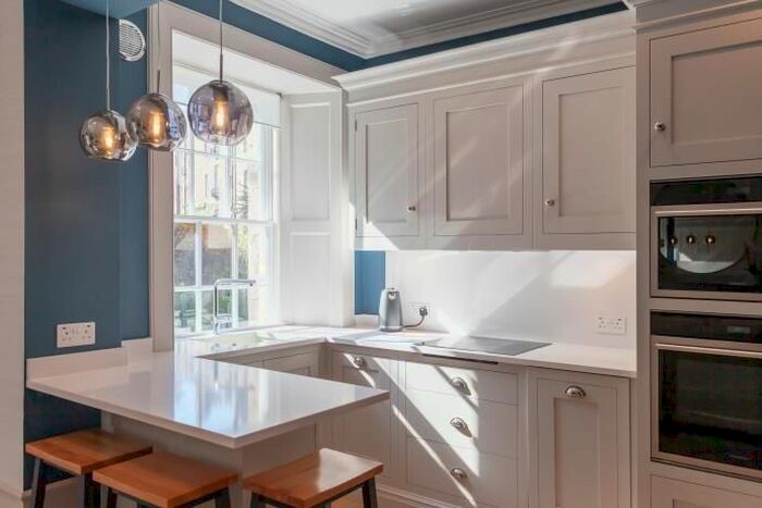 3 Bedroom Flat To Rent In Main Door Flat On Dundonald Street, New Town, Edinburgh, EH3