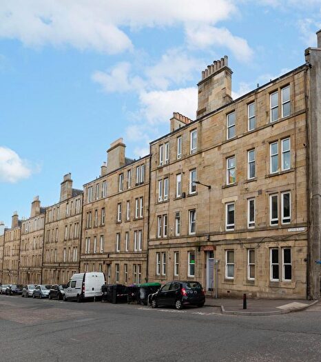 1 Bedroom Flat For Sale In Yeaman Place, Edinburgh, EH11