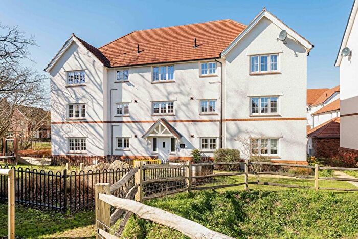 2 Bedroom Flat For Sale In Heron Way, Liphook, Hampshire, GU30