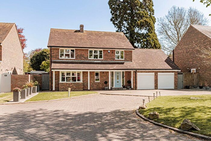 4 Bedroom Detached House For Sale In Ospringe Place, Faversham, ME13