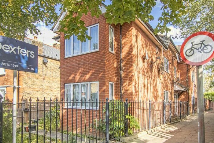 2 Bedroom Flat To Rent In Castlebar Park, London, W5