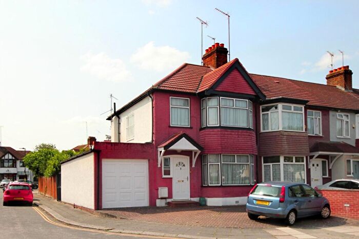 3 Bedroom End Of Terrace House For Sale In Brentmead Gardens, London, NW10