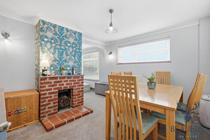 4 Bedroom Semi Detached House For Sale In Lodge Crescent, Boreham, CM3