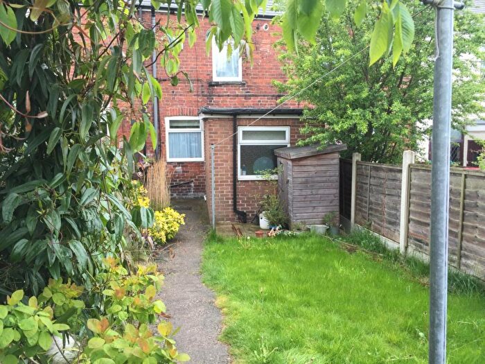 3 Bedroom House To Rent In Back Poplar Terrace, Royston, S71