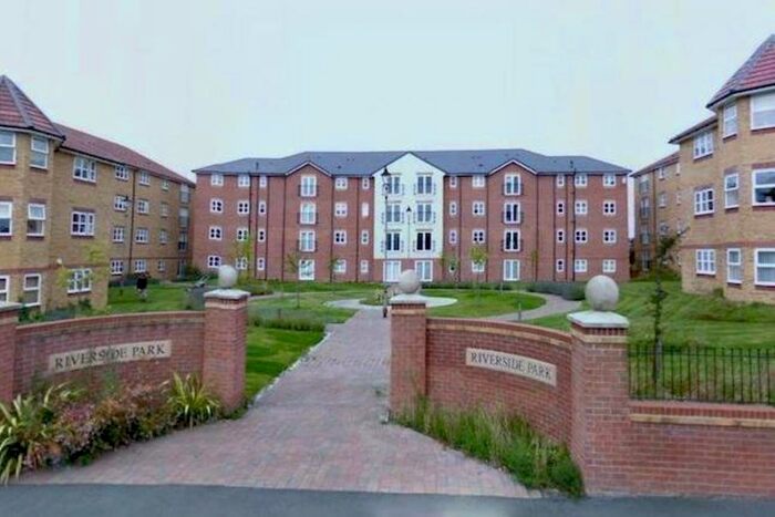 2 Bedroom Apartment To Rent In Heyesmere Court, L17