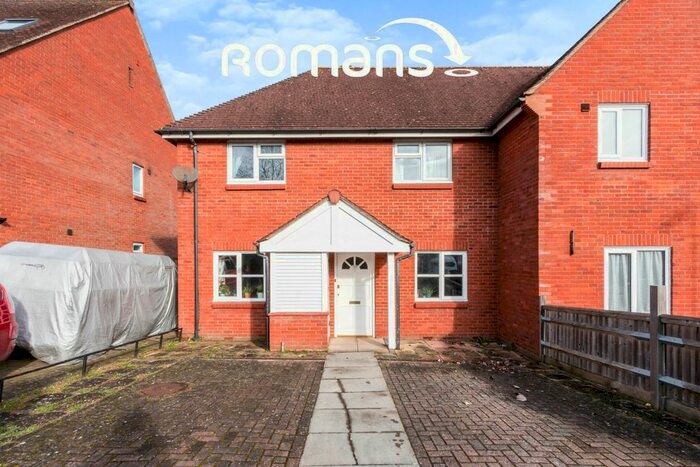 2 Bedroom Semi Detached House To Rent In Waterlily Close, Basingstoke, RG21