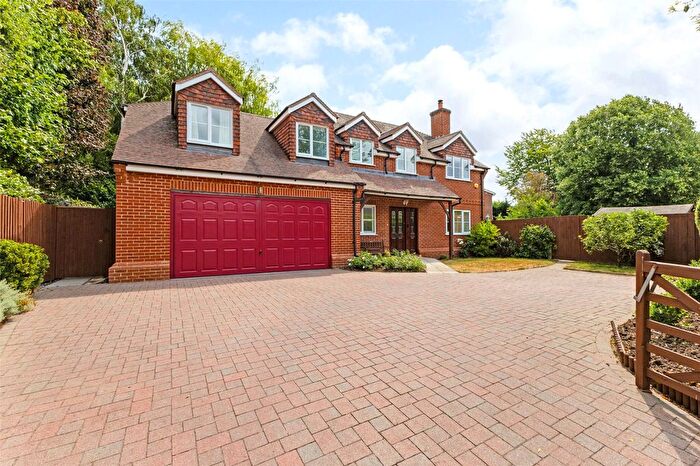 4 Bedroom Country House For Sale In Ash Tree House, Sherborne St John, RG24