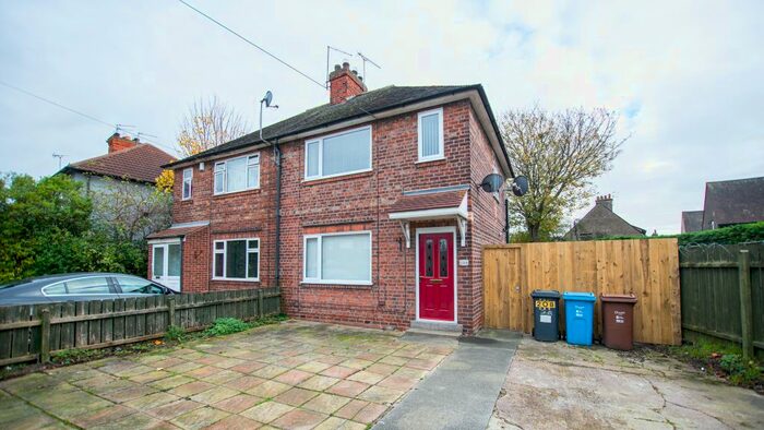 3 Bedroom Semi-Detached House To Rent In James Reckitt Avenue, Hull, HU8