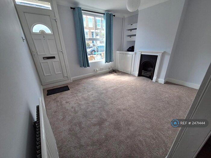 2 Bedroom Terraced House To Rent In Borough Hill, Croydon, CR0
