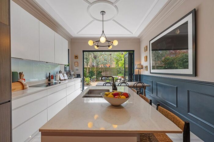 5 Bedroom Property To Rent In Elfindale Road, Herne Hill, SE24