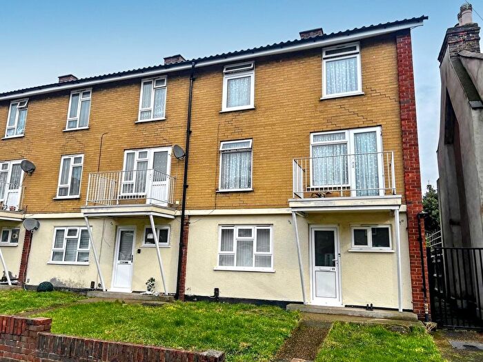 1 Bedroom Flat To Rent In Cambridge Road, London, SE20