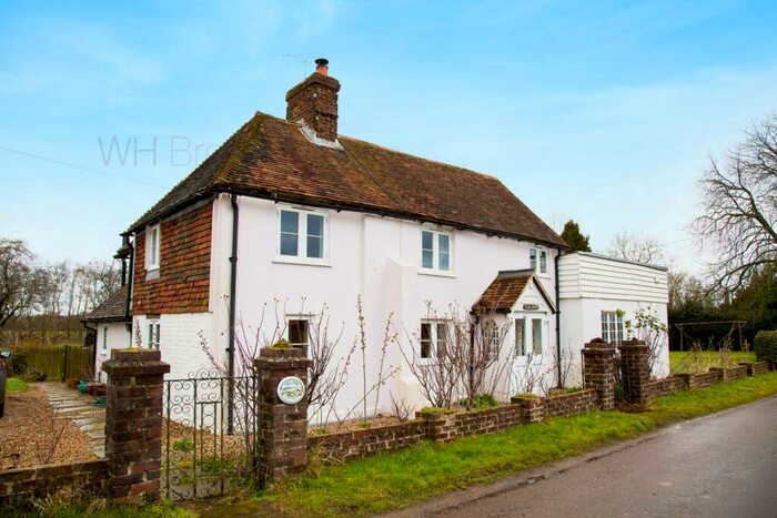 4 Bedroom Detached House For Sale In Hillside Road, Stalisfield, ME13