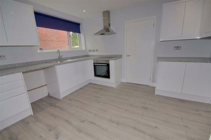 3 Bedroom Semi-Detached House To Rent In Woodlands Road, Woodlands, DN6