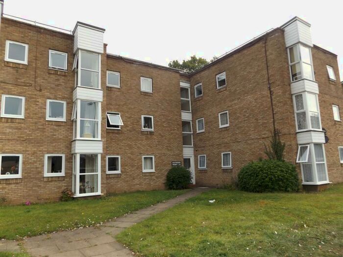 2 Bedroom Apartment To Rent In Southdown Road, Harpenden, AL5