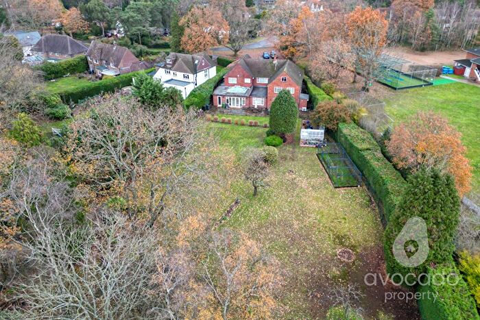 6 Bedroom Detached House For Sale In Kingsley Avenue, Camberley, Surrey, GU15