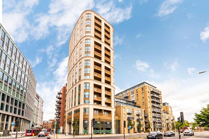 2 Bedroom Flat To Rent In Royal Exchange, Kingston, Kingston Upon Thames, KT1