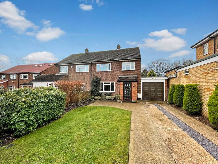 3 Bedroom Semi Detached House For Sale In Pomeroy Close, Amersham, HP7