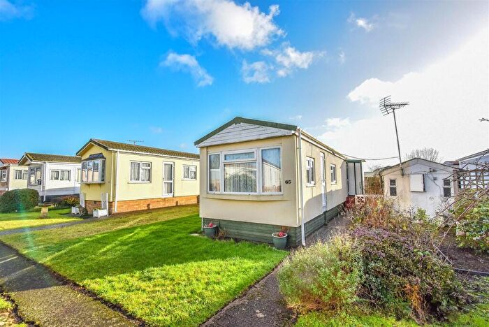 1 Bedroom Park Home For Sale In Berkeley Vale Park, Berkeley, GL13