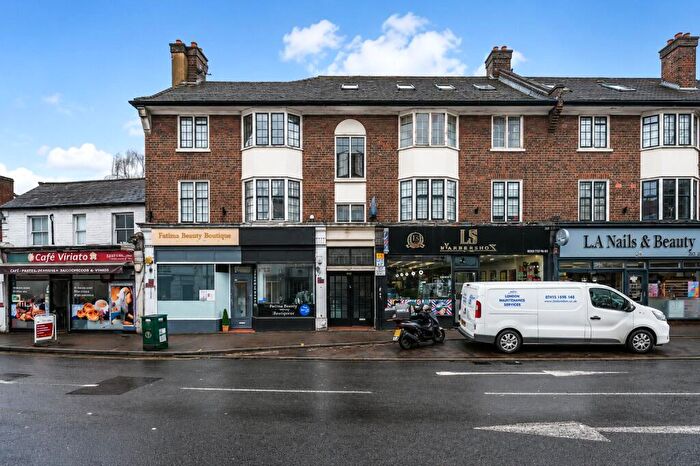 2 Bedroom Apartment To Rent In South Street, Epsom, Surrey, KT18