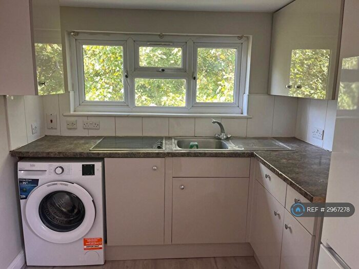 1 Bedroom Flat To Rent In Pomfret Avenue, Luton, LU2