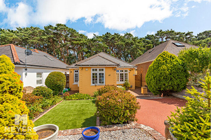2 Bedroom Detached Bungalow For Sale In Pine Vale Crescent, Bournemouth, BH10