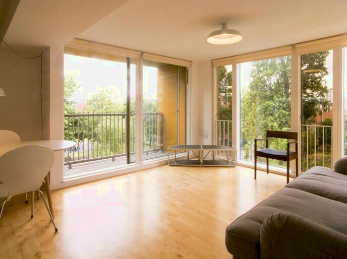 2 Bedroom Flat To Rent In The Avenue, Leeds, West Yorkshire, Uk, LS9