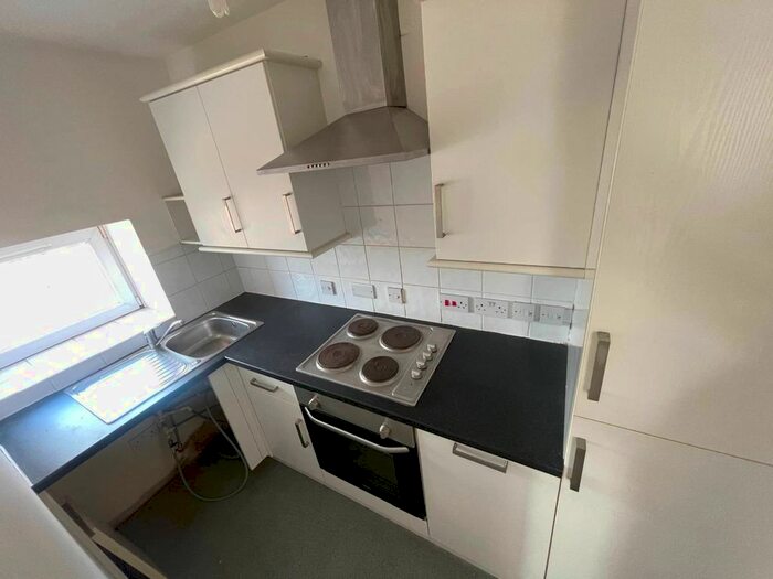 2 Bedroom Flat To Rent In Bewicke Road, Willington Quay, Wallsend, NE28