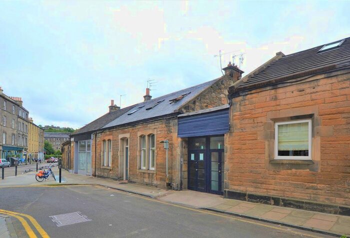 2 Bedroom Flat To Rent In Dean Bank Lane, Edinburgh, EH3