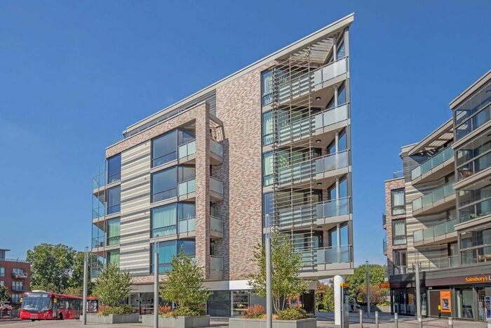 2 Bedroom Flat To Rent In London Road, Twickenham, TW1