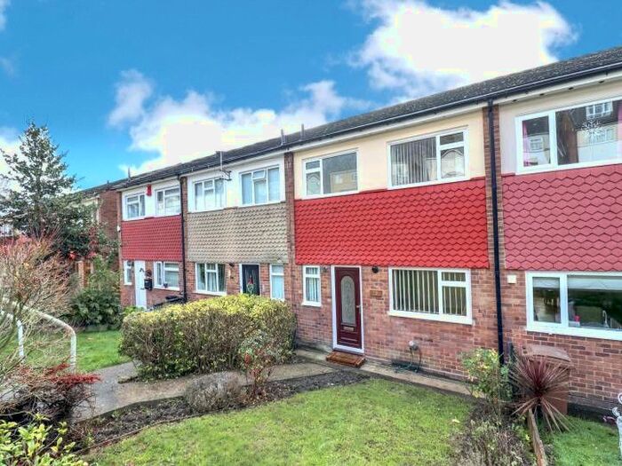 4 Bedroom Terraced House To Rent In Beacon Road, Chatham ME5