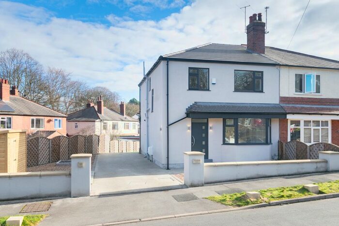 4 Bedroom Semi-Detached House To Rent In Woodland Park Road, Leeds, LS6