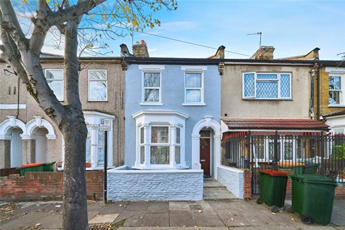3 Bedroom Terraced House For Sale In Holbrook Road, London, London, E15