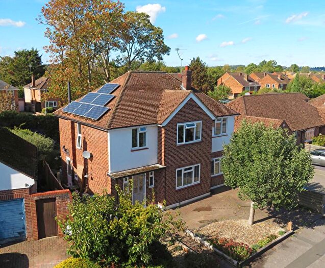 6 Bedroom Detached House For Sale In Ray Lea Road, Maidenhead, SL6