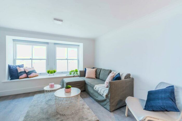 1 Bedroom Flat To Rent In Navarino Road, London Fields, London, E8