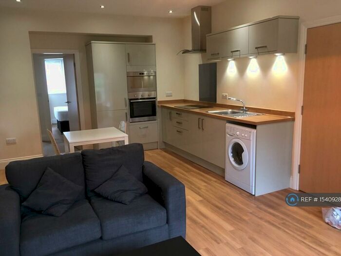2 Bedroom Flat To Rent In Western Bank, Sheffield, S10