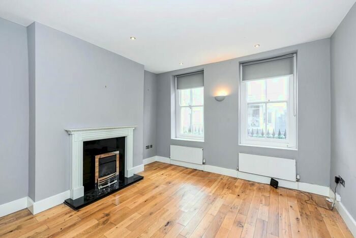 2 Bedroom Flat To Rent In Cleveland Street, Fitzrovia, W1T