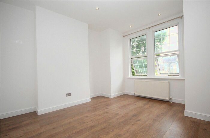 3 Bedroom Flat To Rent In Little Ealing Lane, Ealing, W5