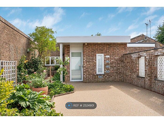 3 Bedroom Bungalow To Rent In Lincombe Slade, Leighton Buzzard, LU7