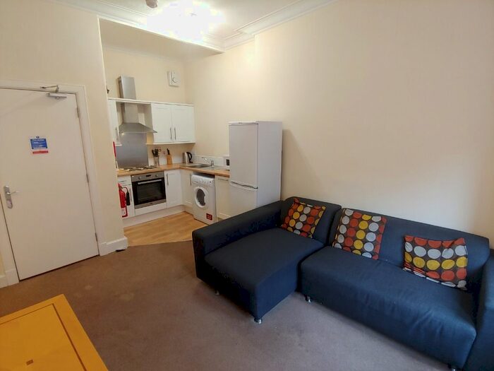 2 Bedroom Flat To Rent In Upper Craigs, Stirling Town, Stirling, FK8