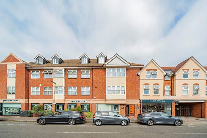 2 Bedroom Flat To Rent In York Road, Weybridge, KT13