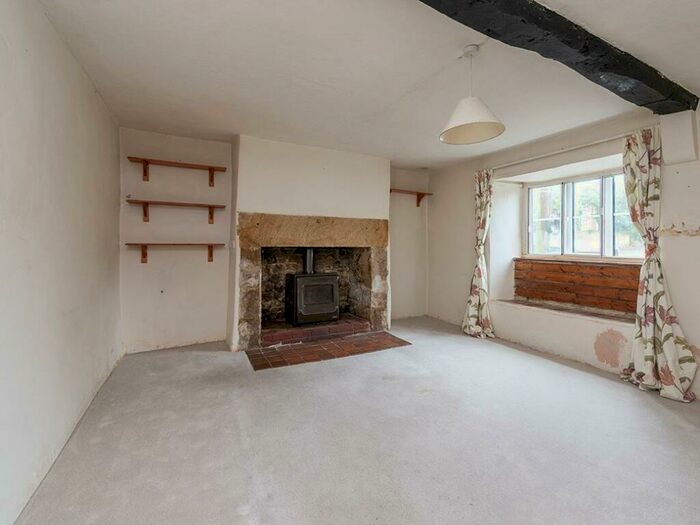 3 Bedroom End Of Terrace House For Sale In Bristol Road Sherborne, DT9