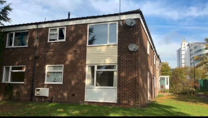 2 Bedroom Flat To Rent In Underwood Close, Birmingham, B15
